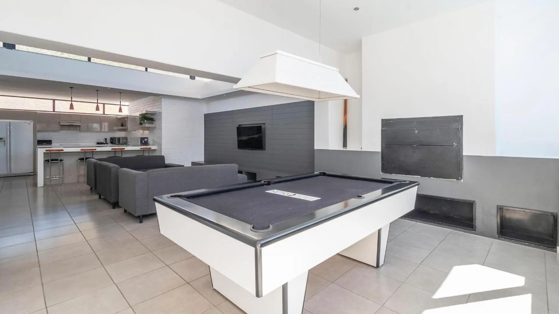Διαμέρισμα Private Room In Shared Metropole Setting Κέιπ Τάουν