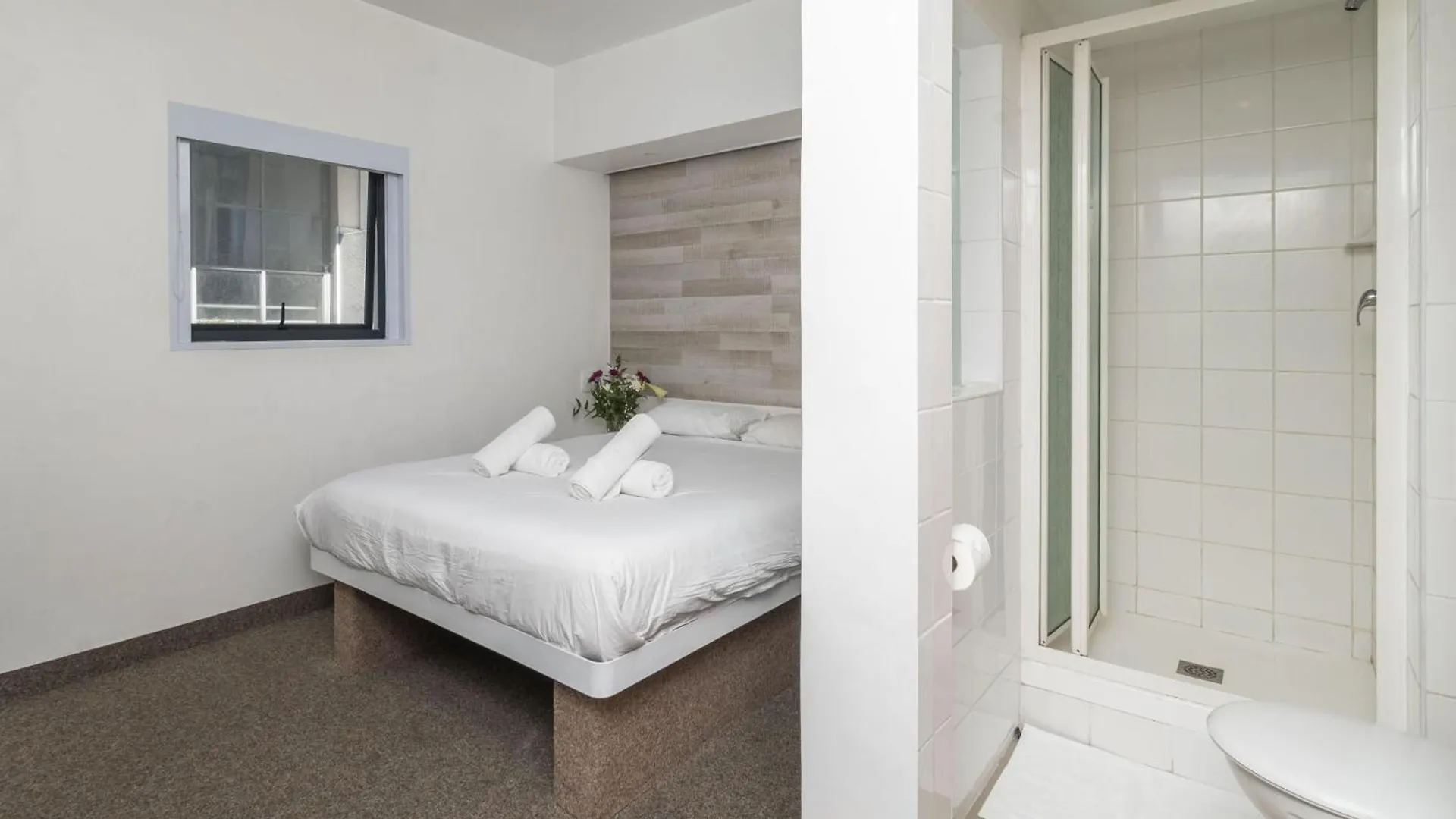 Private Room In Shared Metropole Setting Κέιπ Τάουν