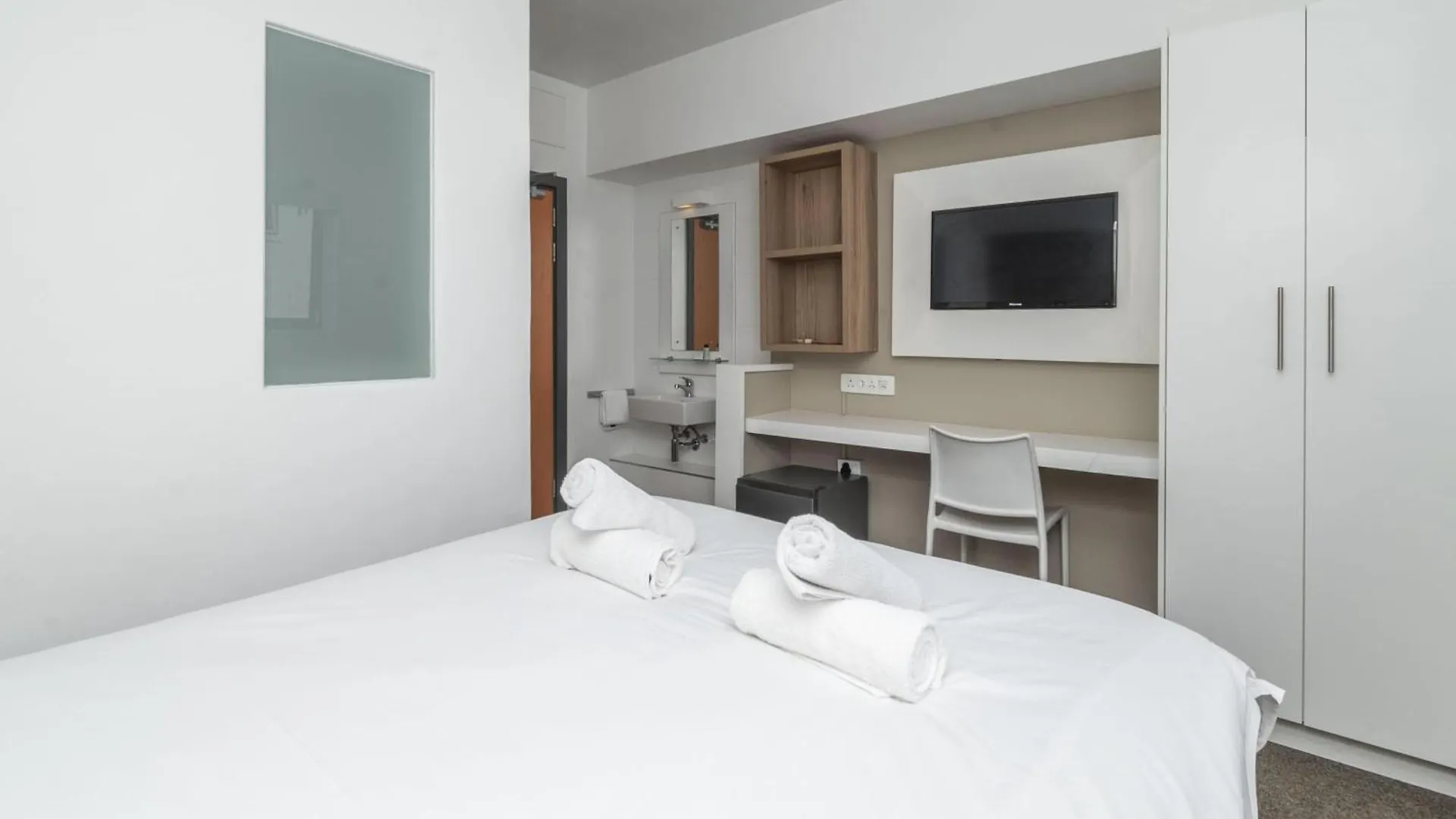Διαμέρισμα Private Room In Shared Metropole Setting Κέιπ Τάουν